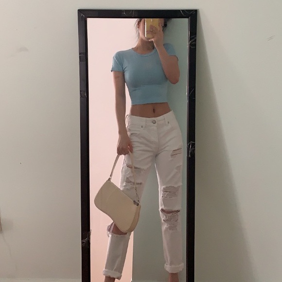 White aeo Tomgirl Jeans